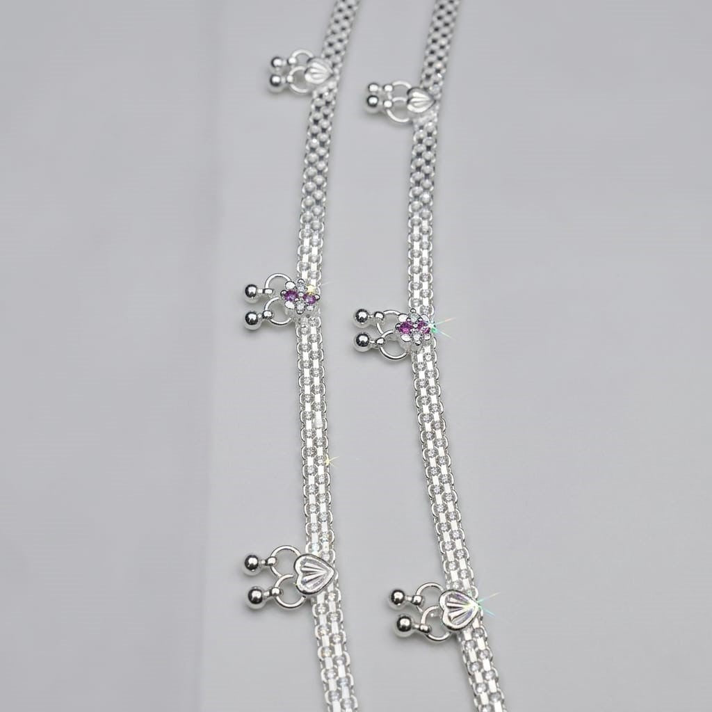 The Ultimate Everyday Luxury – Traditional Silver Payal designed for your daily hustle!