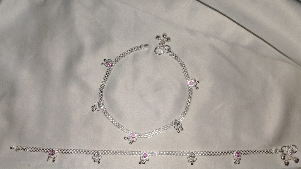 The Ultimate Everyday Luxury – Traditional Silver Payal designed for your daily hustle!
