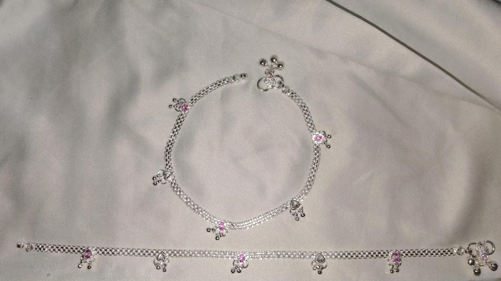 The Ultimate Everyday Luxury – Traditional Silver Payal designed for your daily hustle!
