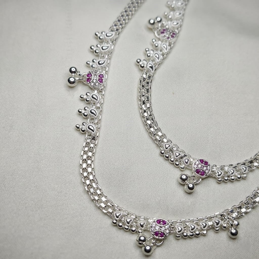 The Ultimate Everyday Luxury – Traditional Silver Paisley Chain Payal