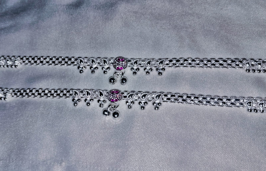 The Ultimate Everyday Luxury – Traditional Silver Paisley Chain Payal