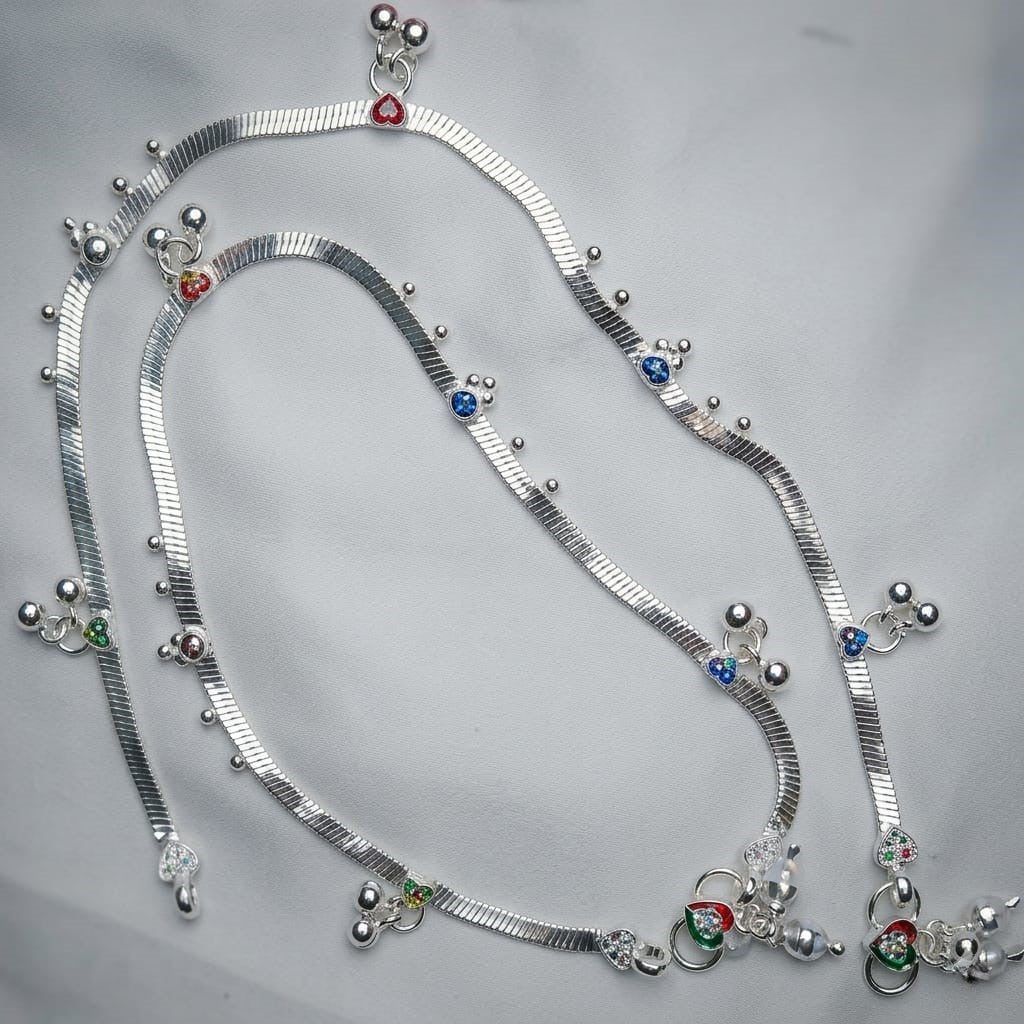 The Ultimate Everyday Luxury – Italian Style Traditional Silver Heart Payal - Image 4