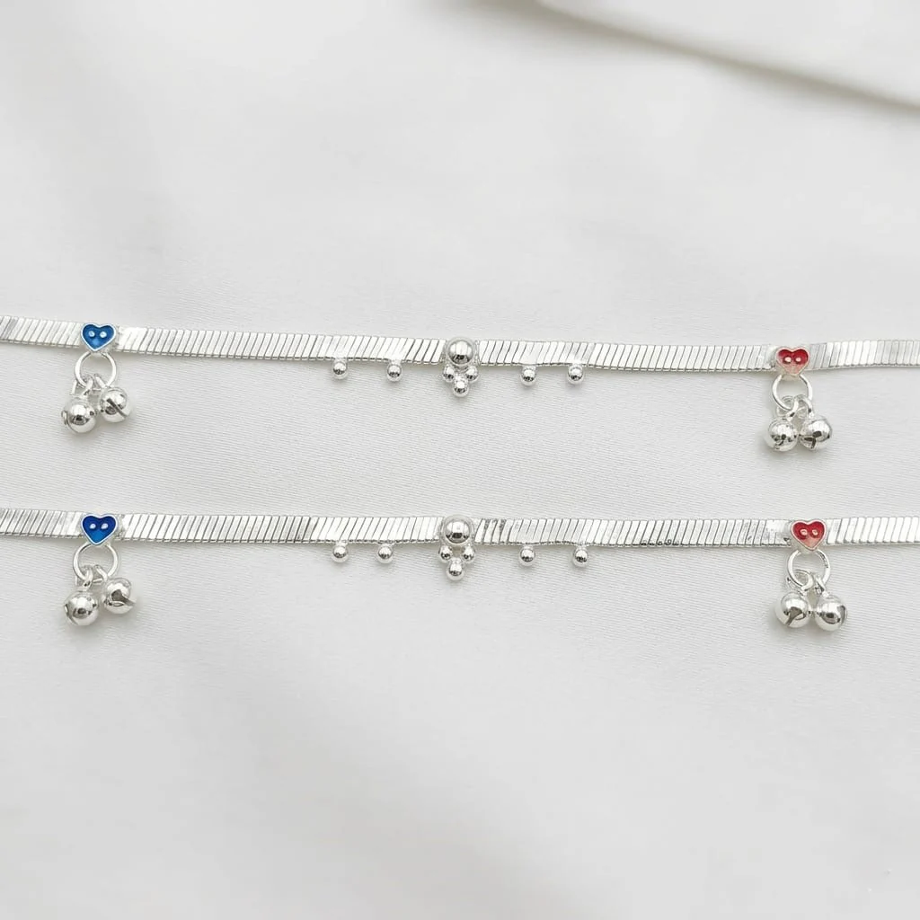 The Ultimate Everyday Luxury – Italian Style Traditional Silver Heart Payal - Image 5
